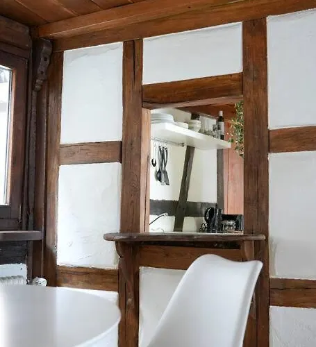 Charmante Fachwerk Mit Terrasse In Der Altstadt アパート コブレンツ